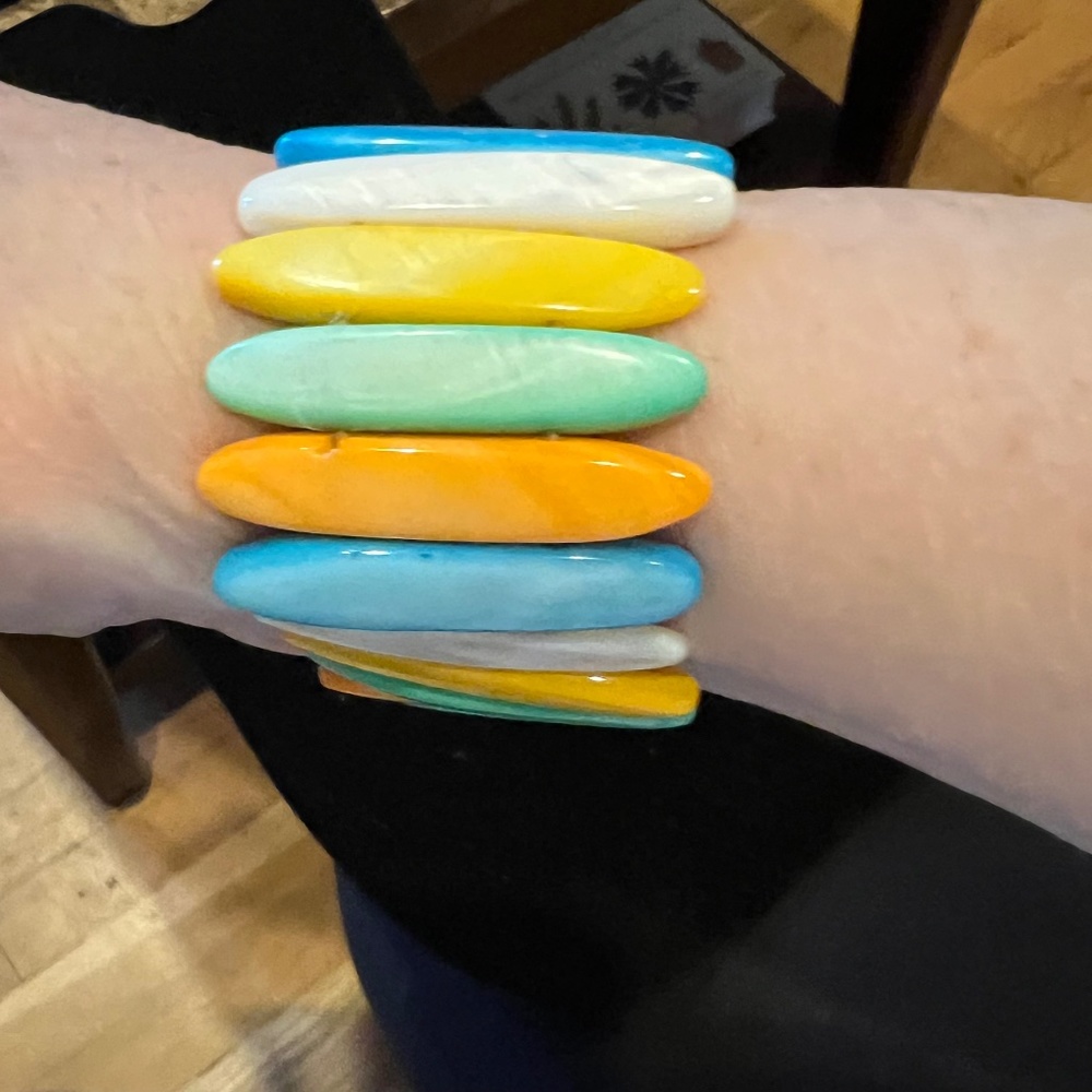 Bracelet Abalene Colorful Dyed Shell Stretch high sheen Beautiful Handmade OS